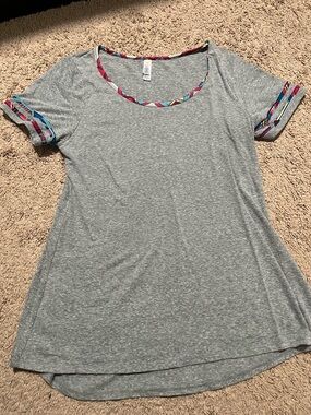 LuLaRoe M Classic T